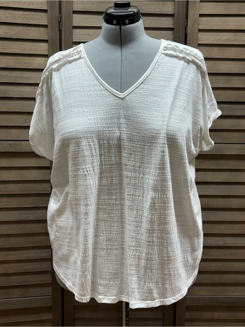 Relaxed White V-Neck Textured Tunic Top